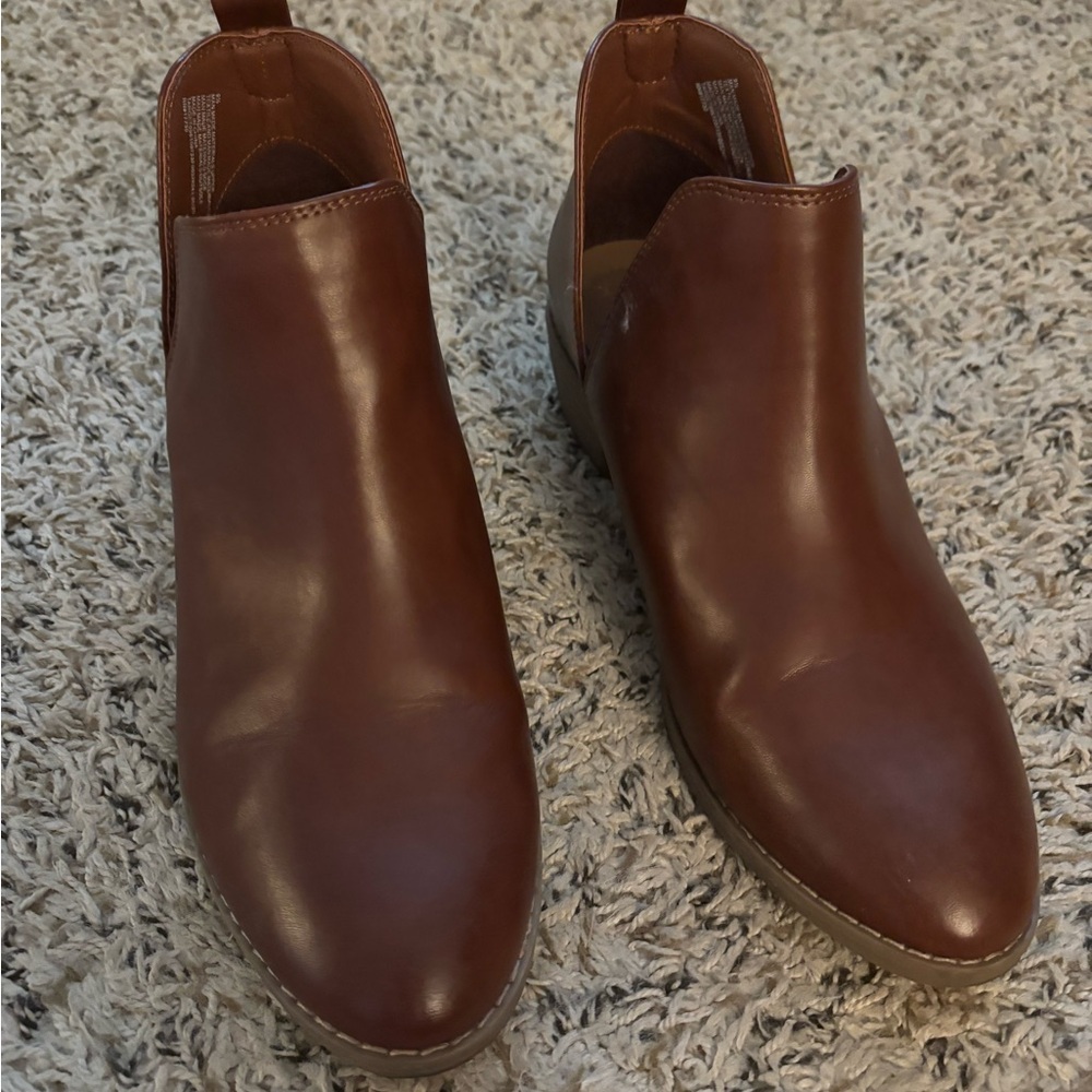 Universal Thread Brown Ankle Booties